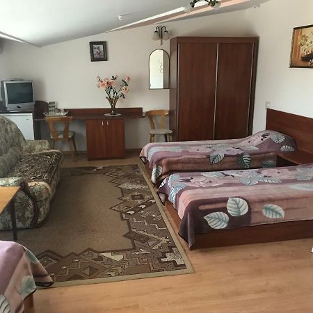 Hotel Anzhelina à Kherson Extérieur photo